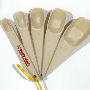 Set Of 5 Vintage Piggly Wiggly Grocery Market Measuring Spoons Nice Condition